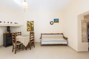 Erato House - Image 4