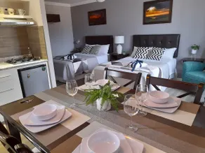 New Sal Marina Apartment, large gated parking - Image 1