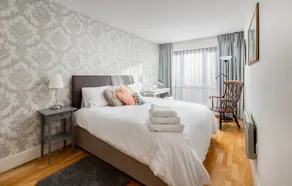 Apt 58 Adelaide Square - Image 4