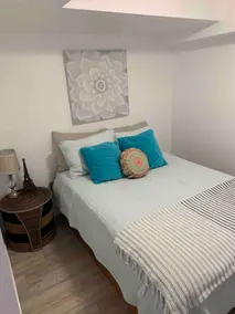 Bright, open, modern 3 bedroom 6 person suite. - Image 5
