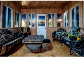 Calm country cabin/spa minutes away from the city - Image 5