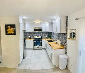 Vacation Gateway 2 Bedroom Fully Remodeled Condo - Image 3