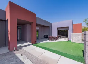 Stunning Palm Springs Area Home - Image 3