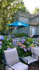 Nantucket Style Cottage Steps from Private Beach - Image 3