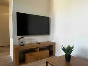 Luxury 2-bedroom apartment with private parking - Image 5