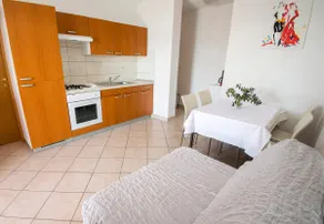 2bedroom seafront ap. w big terrace - Image 4
