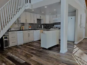 South Lake Tahoe 3 Story Condo Sleeps 8 WiFi - Image 3