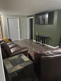 Basement Suite conveniently close to the hospital - Image 5
