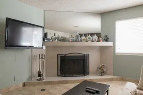 Plush condominium near Red Rock. - Image 5
