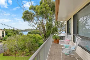Number One - tranquility, views, walk to beach - Image 2