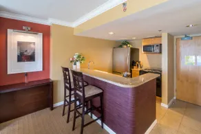 @ Marbella Lane Executive Suite, Steps to Beach - Image 4