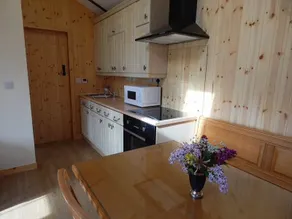 The Log Cabin - Image 4