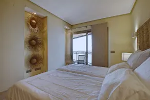La Sal | Beachfront apartment with terrace - Image 2