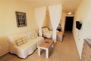 Dolphins Apartments - Image 2