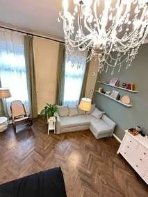 The Spot with Green Chair - cozy space near Danube - Image 5