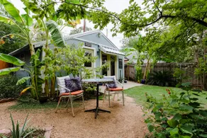 Gardenside Guesthouse in Historic Hyde Park - Image 3