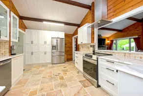 Private Log Cabin with 7 beds, 2 futons + hot tub - Image 5