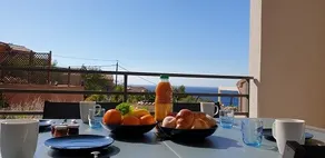 2 rooms with sea view, sea access by foot - Image 4