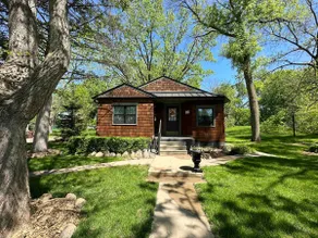 Cozy Lake Elmo Cottage ~ Minutes from Downtown Stillwater, Woodbury & Saint Paul - Image 3