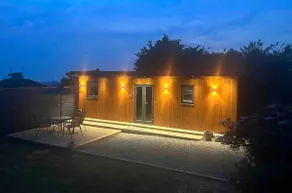 Me Old Abode Herne Bay…Entire Cabin By The Sea - Image 2