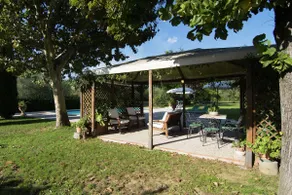 Luxurious, cozy apartment with pool near Cortona in Tuscany versatile - Image 4