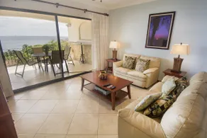 2-Bedroom Ocean-View Condo in Flamingo with Pool - Image 4