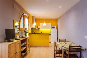 Entire apartment in Pau, Costa Brava - Image 5