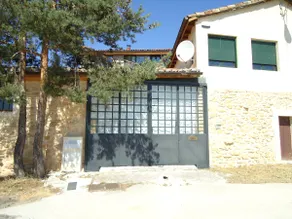 Artist's house at Quintanilla de los Adrianos - Image 2