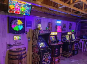 Family Retreat, Game Room, Hiking, Hot Tub - Image 3