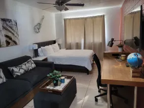 Judith's centrally located, charming Tempe house - Image 3