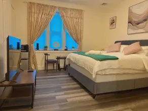South Philadelphia Cozy Suite 5 (5 minutes from Wells Fargo) Easy access to any attraction in the city, welcome home! - Image 3