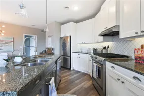 3 Bdrm Wine Country Luxury Waterfront Condo - Image 2