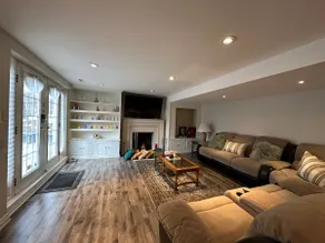 luxury private guest suite at prime location - Image 2