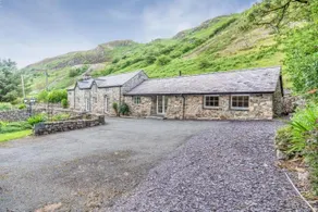 A Luxurious Snowdonia Retreat - Sleeps upto 10 - Image 2
