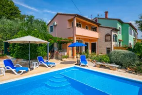 Villa Margerita with pool, yard & parking - Image 2