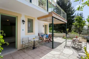 Garden Rose Family Apartment - Image 3
