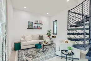Modern 1 bed 1.5 bath with yard in Hyde Park - Image 3