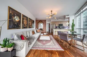 Presidential Loft - Stunning Water and City Views - Image 3
