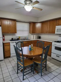 2 bed rooms,1 full bath, Well furnished - Image 4