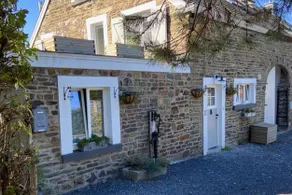 Private cottage – garden – 29-degree pool – dogs - Image 2