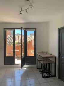 Charming terrace downtown air conditioning bright quiet - Image 3