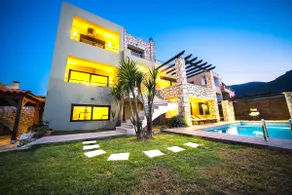 Villa Majestic Heated Pool Sauna & Endless Sea Views - Image 2