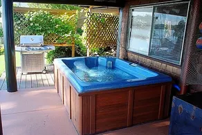 HEM - PÅ RIVEREN - POOL & VARMT TUB - PÅ Niagara-floden Fantastisk utsikt! 3 + BR - Image 5