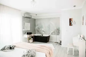 Studio with Piano & Bathtub AM Apartment 13 - Image 2