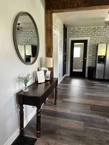 Large Renovated Historical House on Mohican Strip - Image 2