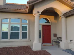 My house, your house! 2 min to freeway. - Image 2