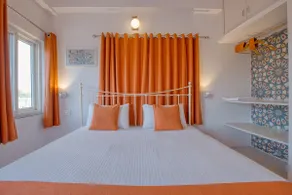 Rise & Shine -A Cosy 2BHK Apartment in City Center - Image 3