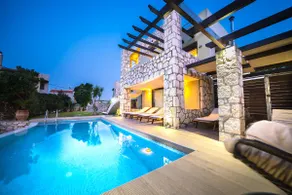 Villa Majestic Heated Pool Sauna & Endless Sea Views - Image 4