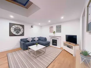 Town Centre 2 Bedroom Town House St Helier - Image 3