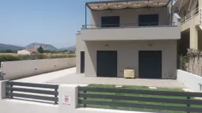 MODERN HOUSE NEAR THE SEA - Image 4